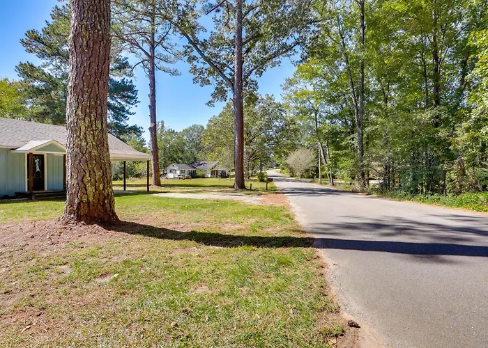 10 Mi To Tennessee River: Blue Willow-Themed Home